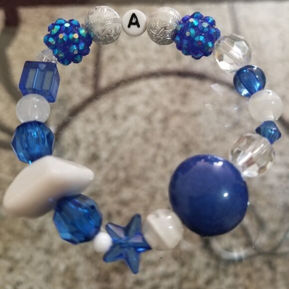 2 Letter special beaded custom made bracelet - Picture 1 of 3